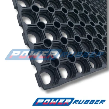 mata-przerostowa-na-plac-zabaw