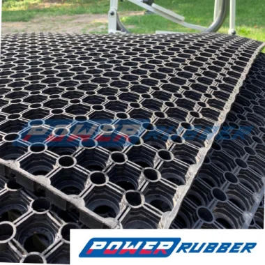 mata-na-plac-zabaw-z-atestem